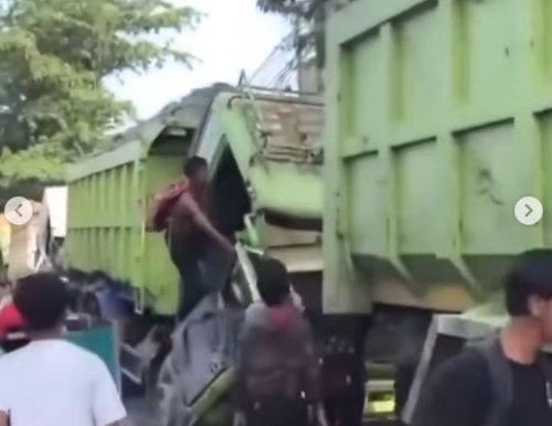 Selain Dirusak, Truk Tanah Dijarah Warga Usai Lindas Kaki Bocah di Tangerang