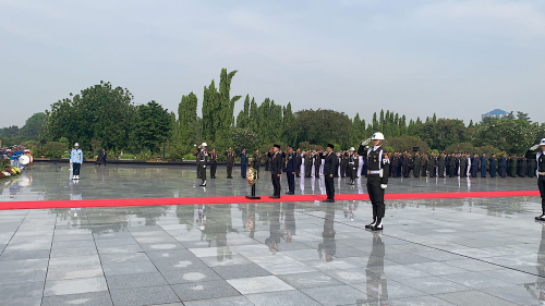 Wapres Gibran Pimpin Upacara Peringatan Hari Pahlawan di TMP Kalibata