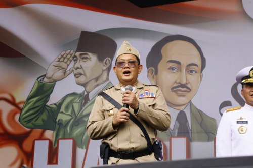 pj-gubernur-jatim-maknai-hari-pahlawan-momentum-implementasikan-nilai-kepahlawanan