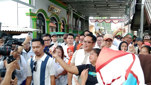 Hadiri Deklarasi Ribuan Ojol dan Santri di Kelapa Gading, Ridwan Kamil Pastikan Dahulukan Fakir Miskin