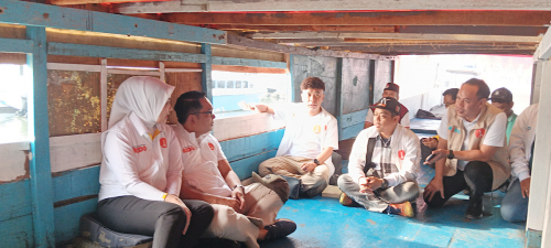 Kunjungi Kepulauan Seribu Pakai Kapal Kayu, Ridwan Kamil Janji Bakal Sediakan Pertamini Tiap Pulau