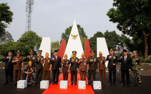 Peringati Hari Pahlawan, Pemkot Tangsel Lakukan Ziarah dan Bagikan Sembako ke Veteran