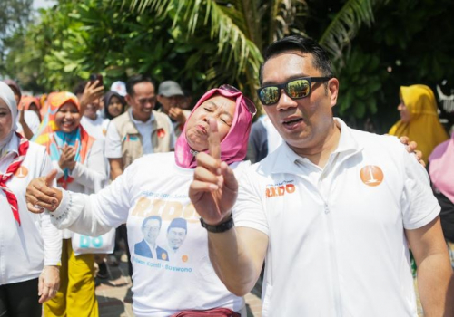 Serap Aspirasi sekaligus Menjawab Tantangan, Ridwan Kamil Blusukan ke Kepulauan Seribu dengan Kapal Tradisional