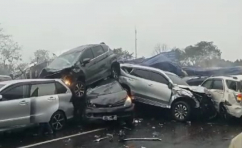 Kecelakaan Beruntun di Tol Cipularang, Polisi Percepat Evakuasi Korban dan Kendaraan