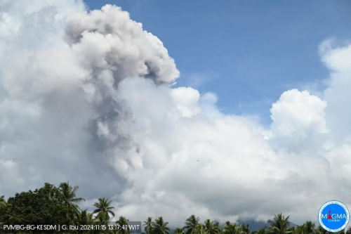 Gunung Ibu Erupsi, Semburkan Abu Vulkanik 2.000 Meter