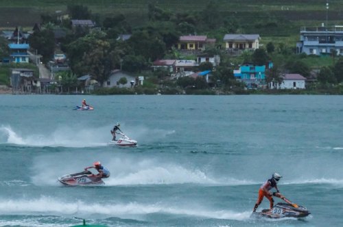 30-negara-ambil-bagian-di-aquabike-jetski-world-championship-2024-pemprov-sumut-dukung-anggaran-sebesar-rp15-miliar