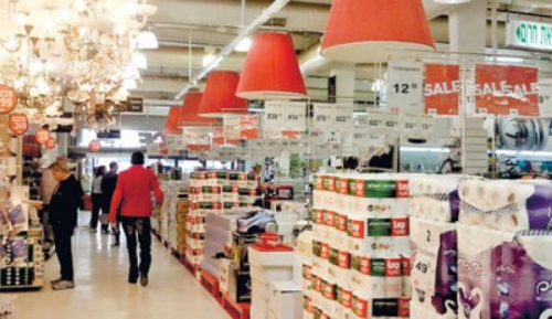 Masyarakat RI Sudah Tak Lagi Lihat Merek Produk, yang Penting Murah