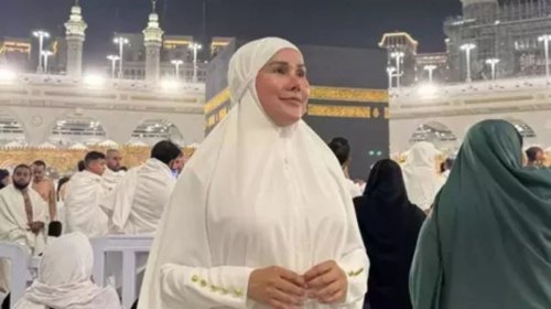 kronologi-isa-zega-umrah-pakai-baju-perempuan-padahal-laki-laki