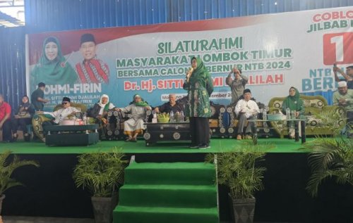 ulama-sepuh-ampamp-ribuan-warga-21-kecamatan-lombok-timur-kukuhkan-dukungan-untuk-rohmi-firin