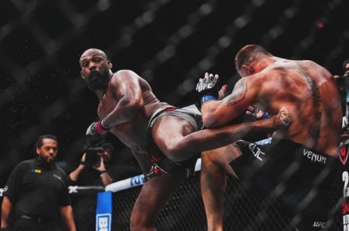 tumbangkan-stipe-miocic-di-ufc-309-jon-jones-sukses-pertahankan-sabuk-kelas-berat