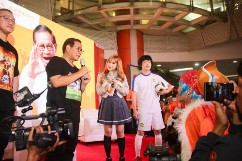 Pakai Kaos Captain Tsubasa, Cagub Pramono Hadiri Acara Ngechant Bareng Komunitas Wibu dan Wota