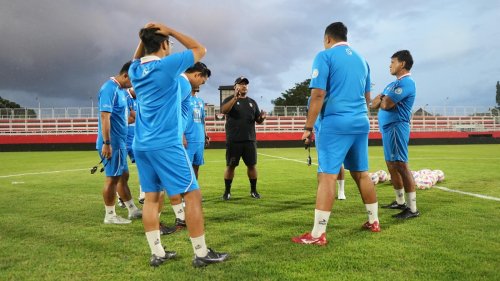 malut-united-vs-persis-solo-laskar-kie-raha-antusias-main-di-ternate