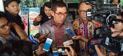 Mantan Ketua MK Minta Hakim Praperadilan Tom Lembong Bebas Intervensi