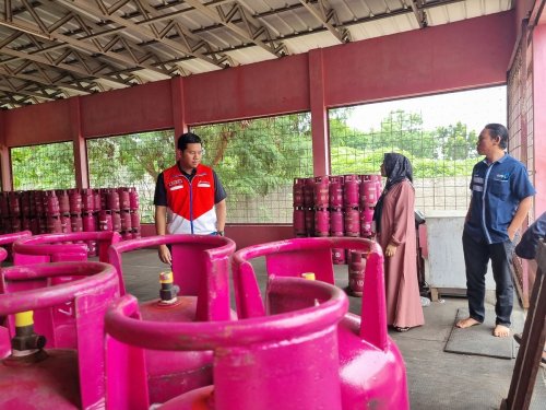 jelang-nataru-pertamina-cek-stok-spbu-spbe-hingga-pangkalan-lpg-di-banten-jawa-barat