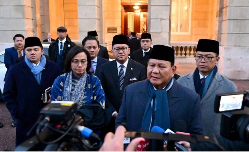 momen-prabowo-beri-perhatian-sri-mulyani-yang-kedinginan-di-london-pakai-mantel-nanti-sakit