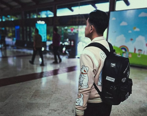 Wapres Gibran Terbang ke Semarang, Pamer OOTD di Bandara Soetta