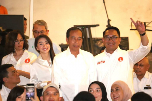 Kampanye Akbar Pilkada Jakarta : Ajang Adu Jurkam Jokowi dan Anies