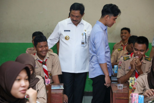 Wapres Kunker ke Semarang, Pantau Makan Bergizi Gratis di SMKN 7