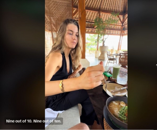 Maarten Paes Perkenalkan Bubur Ayam ke Pacar, Luna Bijl: Enak!