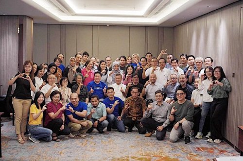 mnc-sekuritas-cabang-semarang-gelar-outlook-bursa-tahun-2025