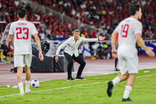 herve-renard-dibela-eks-pemain-aston-villa-setelah-arab-saudi-kalah-0-2-dari-timnas-indonesia