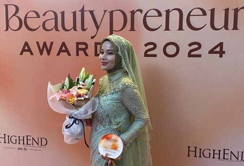 dokter-ayu-widyaningrum-raih-beautypreneur-awards-2024-momentum-kembangkan-bisnis-kecantikan-lokal