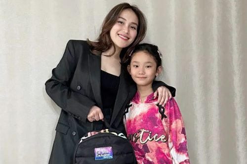 Ayu Ting Ting Diprotes Anak karena Pilih Kerja saat Tahun Baru