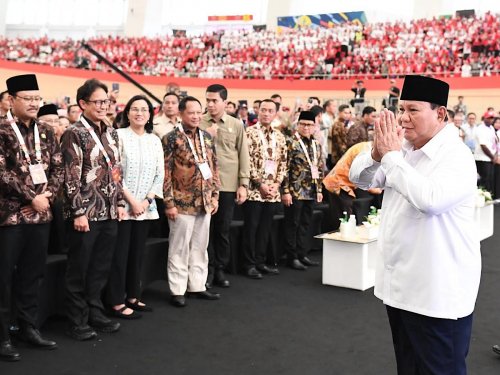 prabowo-beri-bantuan-pendidikan-ke-guru-yang-belum-d4-s1-tahun-depan