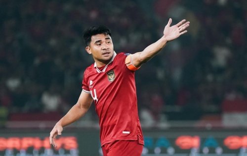 adu-gaji-pemain-timnas-indonesia-asnawi-mangkualam-dengan-kakang-rudianto