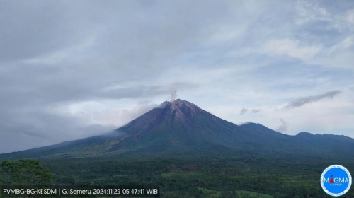 Waspada! Gunung Semeru 6 Kali Erupsi Beruntun hingga Pagi Ini