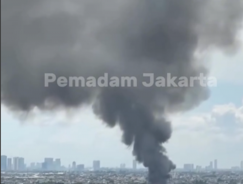 Lapak di Kalideres Jakbar Terbakar Hebat, 17 Unit Damkar Dikerahkan
