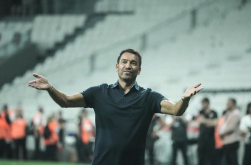 breaking-news-giovanni-van-bronckhorst-resmi-dipecat-besiktas