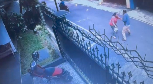 Viral! Emak-Emak di Malang Dijambret dan Dipukuli Usai Beli Bakso di Dekat Rumahnya