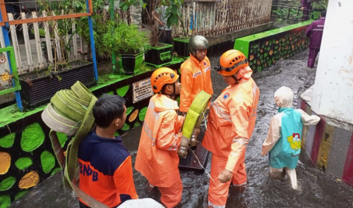 Diguyur Hujan Deras 3 Jam, Kota Malang Dikepung Banjir