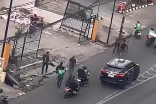 Viral Aniaya Pengemudi Sepeda, Pria Ini Digelandang Polisi