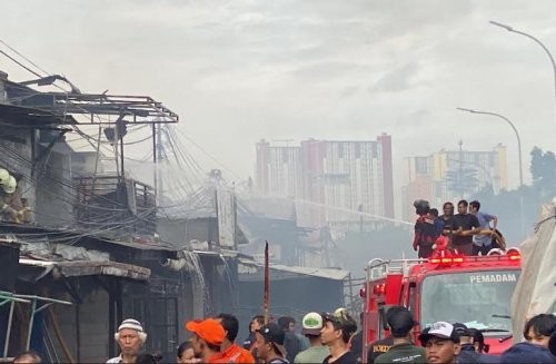 Kebakaran Hebat Hanguskan Ratusan Tempat Tinggal di Kemayoran Diduga Berasal dari Pengepul Barang Rongsokan