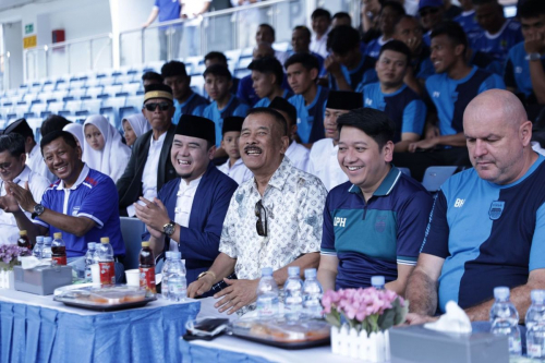 Kabar Baik untuk Fans Persib Bandung, Umuh Muchtar Janji Ada Kejutan di Bursa Transfer Paruh Musim Liga 1 2024-2025