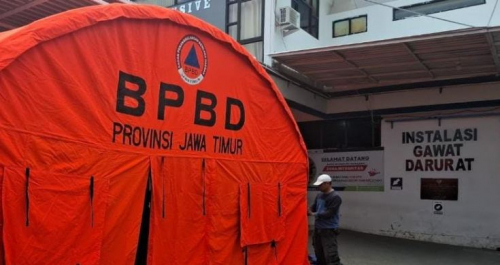 RSUD Sampang Penuh, Terpaksa Dirikan Tenda Darurat di Halaman Gedung
