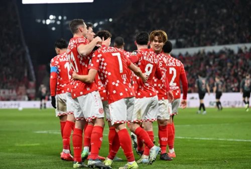 hasil-mainz-05-vs-bayern-munich-di-bundesliga-2024-2025-tumbang-1-2-die-roten-rasakan-kekalahan-perdana