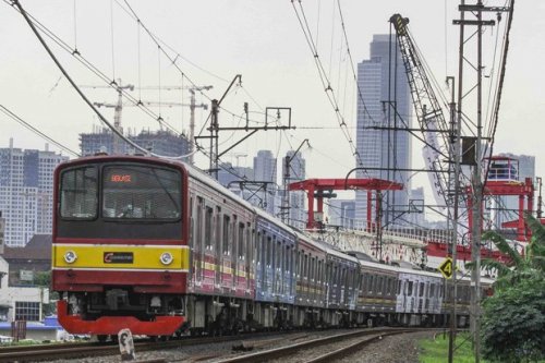 krl-jakarta-kota-tanjung-priok-masih-terganggu-akibat-terjangan-banjir-rob