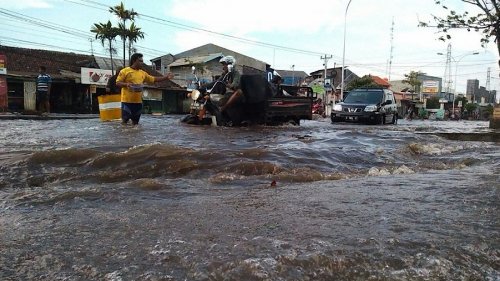 6-rt-dan-2-ruas-jalan-di-jakarta-utara-terdampak-banjir-rob-berikut-rinciannya