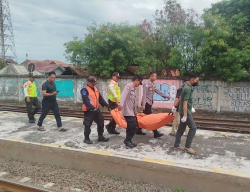 wanita-tanpa-identitas-tewas-tertabrak-kereta-api-di-cikarang-bekasi