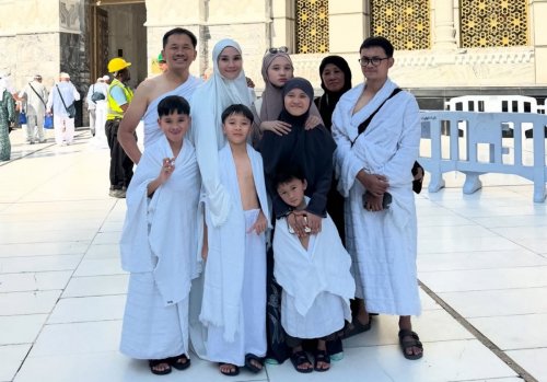 Cerita Zaskia Adya Mecca Hampir Gagal Berangkat Umrah Sekeluarga karena Anak Masuk RS