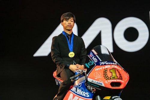 sukses-wujudkan-mimpi-juara-moto2-ai-ogura-siap-menggila-di-motogp-2025