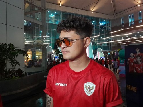 syamsir-alam-puji-acara-rcti-supershow-sports-yang-hadirkan-ribuan-orang-untuk-nobar-timnas-indonesia-vs-vietnam