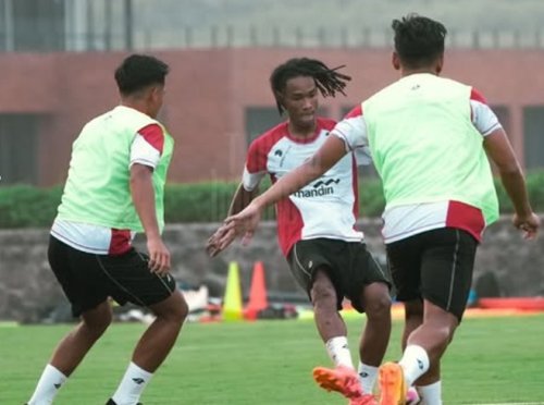 sore-ini-timnas-indonesia-gelar-latihan-di-solo-demi-tampil-maksimal-lawan-filipina