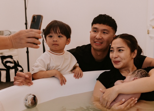 Alasan Nikita Willy Melahirkan Anak Kedua dengan Metode Water Birth