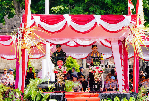 Kapolri dan Panglima TNI Pimpin Apel Gelar Pasukan Ops Lilin di Bali, Pastikan Pengamanan Nataru