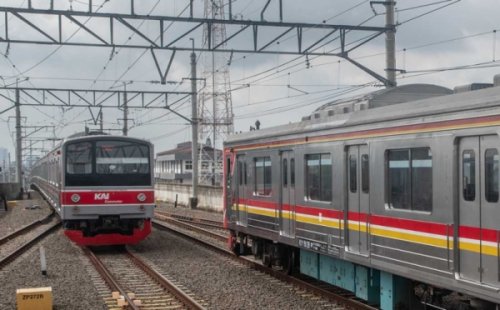 perjalanan-krl-manggarai-tanah-abang-terganggu-imbas-kebakaran-hebat-di-jakpus