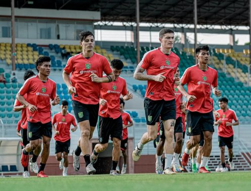 Persebaya Surabaya vs Borneo FC: Paul Munster Pusing 3 Beknya Absen